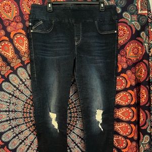 Rock & Republic Frayed Jegging